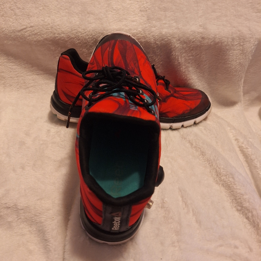 Reebok Colorfull Pump Women's Sneakers with Modern Design Size 7